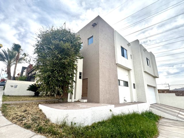 CASA EN LAS CANTERAS III
