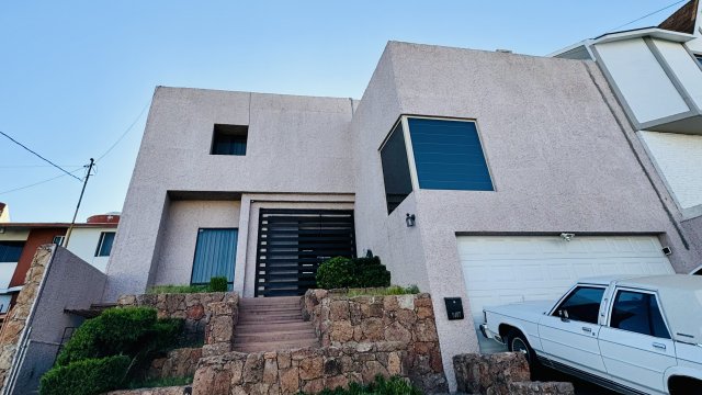 CASA EN QUINTAS DEL SOL JARDÍN INTERIOR